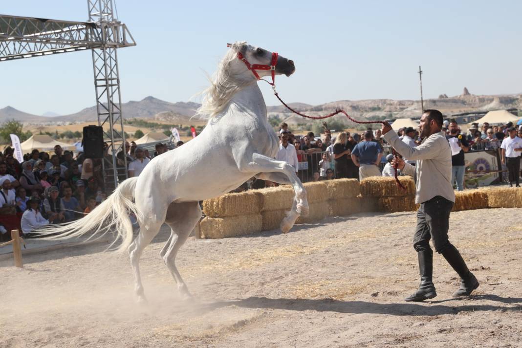 Aşıklar şehrinin güzelleri podyuma çıktı 1